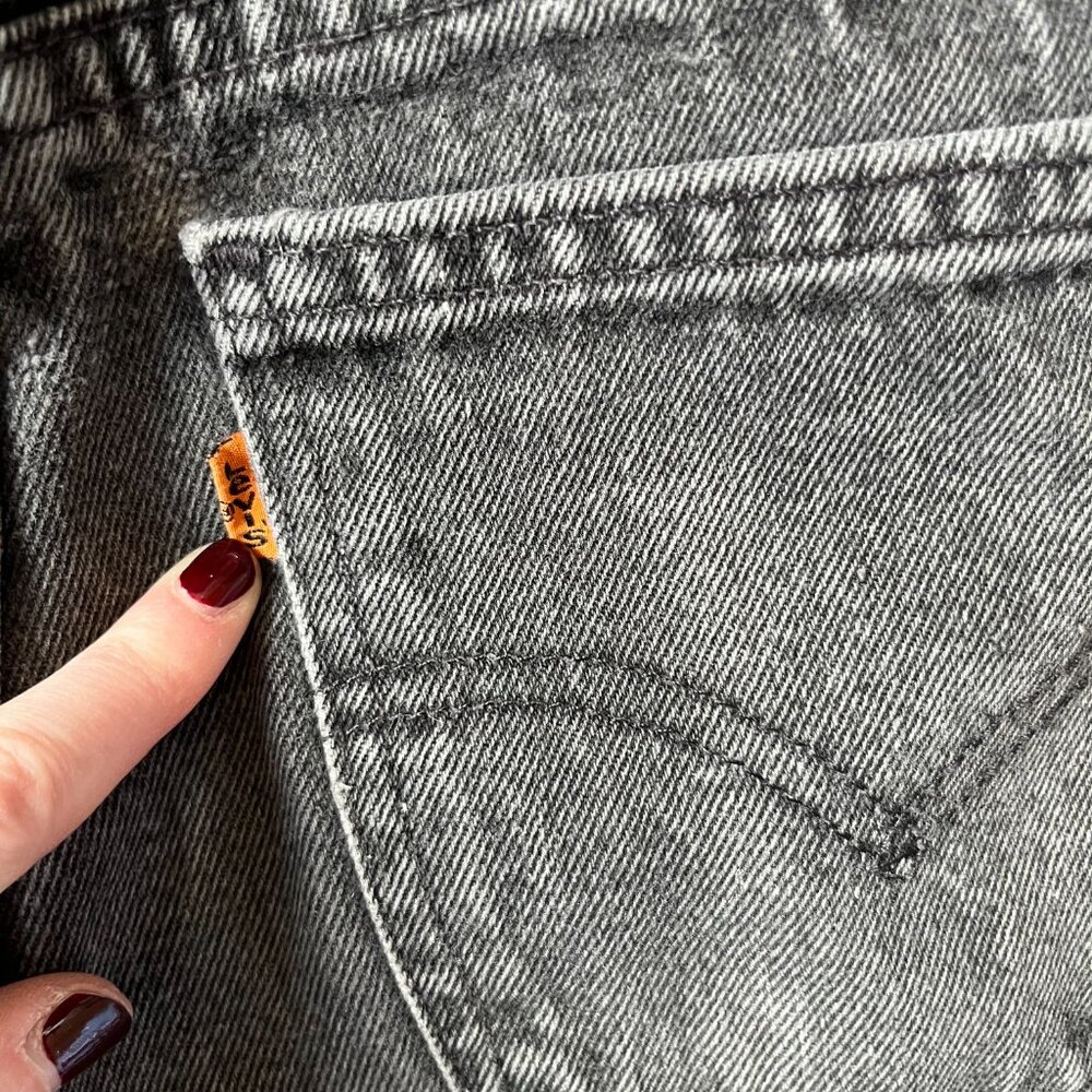 Vintage Levi's 550 Orange Tab Faded Black/Grey Jeans, W28 L29 - Picture 5 of 12